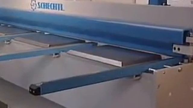 Электромеханическая гильотина Schechtl MSC E
