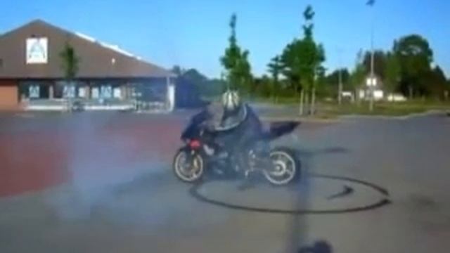Рисование с помощью спортбайка смотреть онлайн