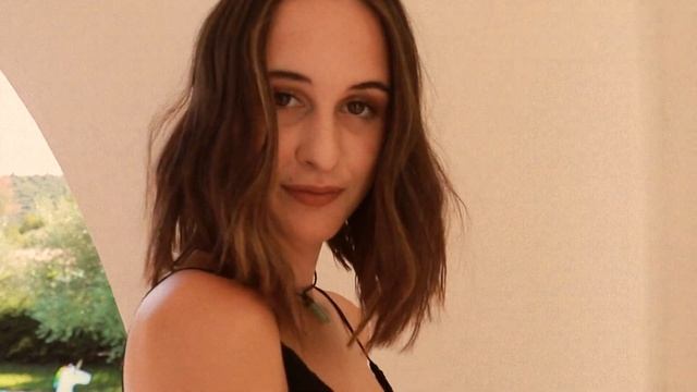 Portrait - Clara смотреть онлайн