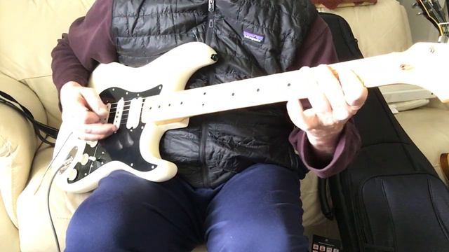 2017 Fender American Professional w/Player HSH Pickups смотреть онлайн
