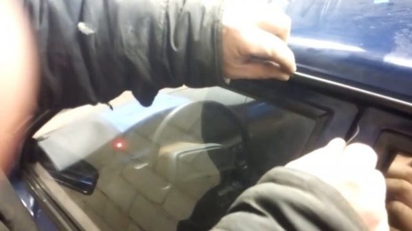 Как открыть ВАЗ 2109 2108 2199 без ключей