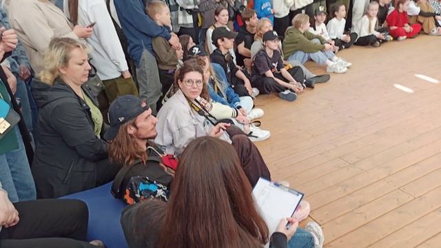 Танцевальный баттл от школы танцев TODES в Никольских рядах Санкт-Петербурга смотреть онлайн