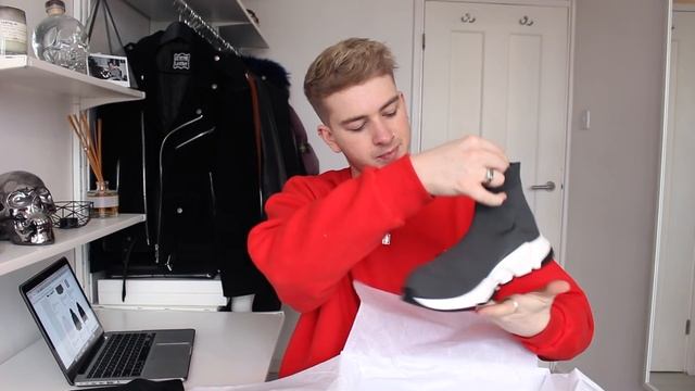 BALENCIAGA x MR PORTER | Sneaker Unboxing | Gallucks смотреть онлайн