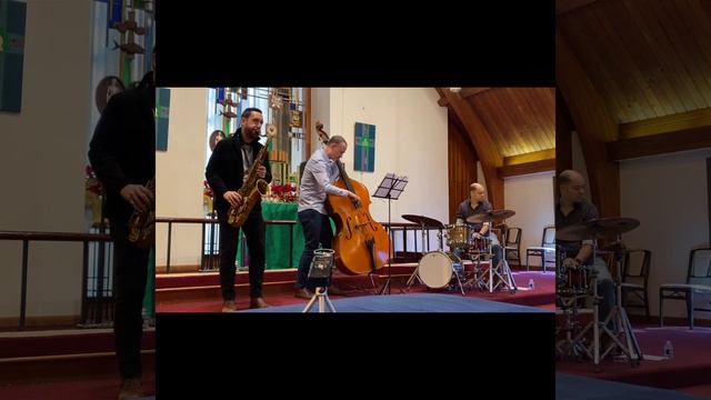 NOONTIME AT EMANUEL - JOE ABBA JAZZ TRIO Short смотреть онлайн