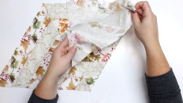 Jelly Role Hexagon Table Runner Sewing Tutorial смотреть онлайн