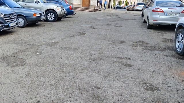 02.04.2022 Черновцы. Разные беженцы с разными вопросами. Прогулки в районе "Шепетовки" смотреть онлайн