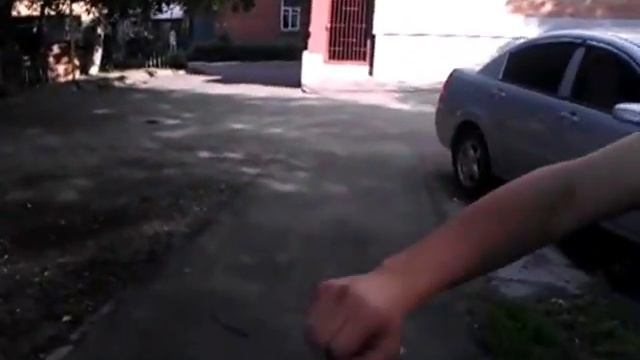 как раздавить яйцо рукой))))) смотреть онлайн