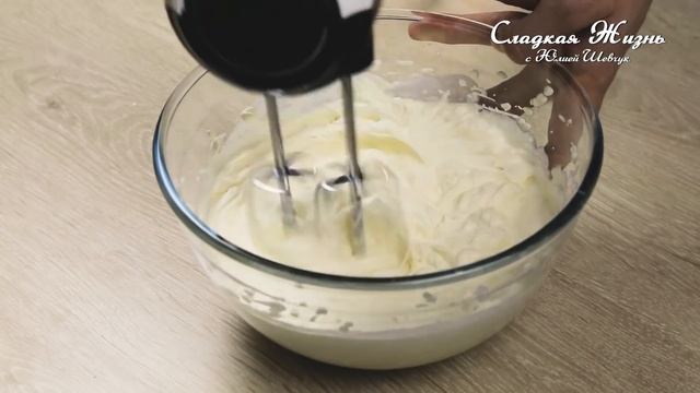 Вкуснее ТОРТА! Простой и БЫСТРЫЙ Шоколадный РУЛЕТ с нежным КРЕМОМ смотреть онлайн