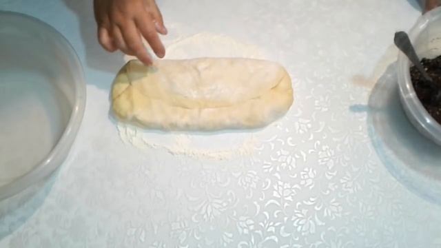 Булка рулет с маком смотреть онлайн