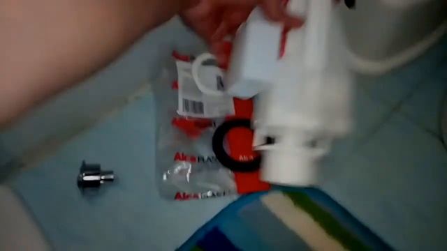 Обзор сливного механизма с двойной кнопкой AlcaPlast A08 смотреть онлайн