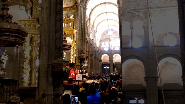 Botafumeiro in the Cathedral of Santiago de Compostela смотреть онлайн
