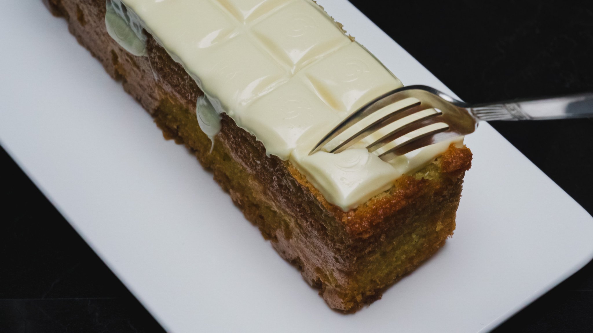 Все смешал и в духовку. Трачу на приготовление этого кекса всего 5 минут смотреть онлайн