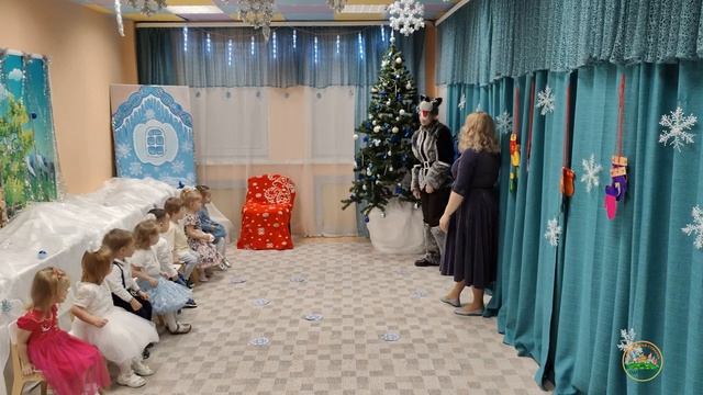 Новогодний праздник в детском саду "Маленькая страна" в 2022 году. смотреть онлайн