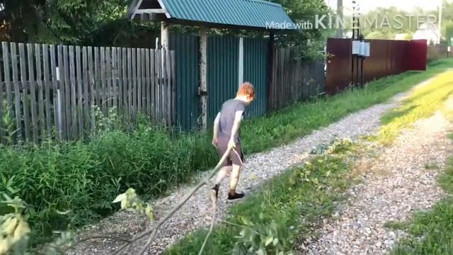 Построил на даче шалаш. смотреть онлайн