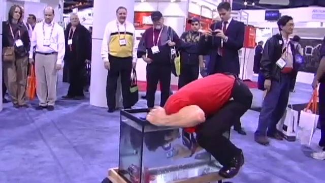 CES 2008 - Underwater Camera Test смотреть онлайн