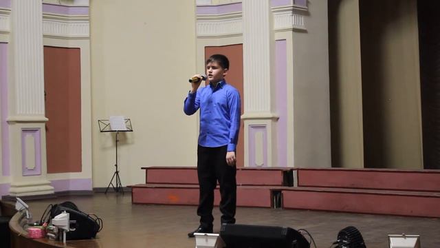 Украинская народная песня. "Нiч яка мiсячна" (Какая лунная ночь). Исполнитель - Даниил Митюшенков. смотреть онлайн