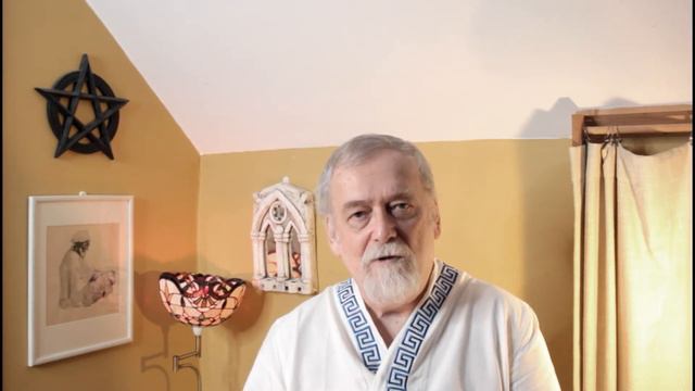 CANCER 13: One hand slightly flexed with a very prominent thumb (Sabian Symbols) смотреть онлайн