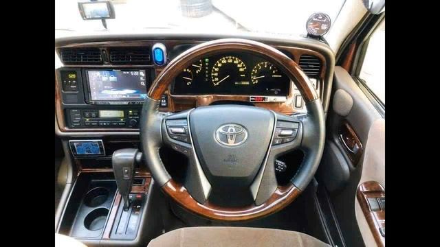 Toyota Hiace Super Custom Limited Edition смотреть онлайн