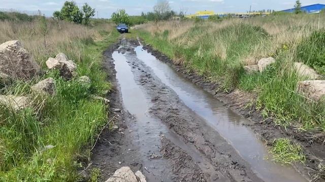 Испытываем Тойота рав4 в грязи смотреть онлайн