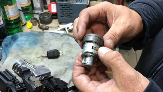 Снятие личинки замка зажигания е39 без ключа! смотреть онлайн