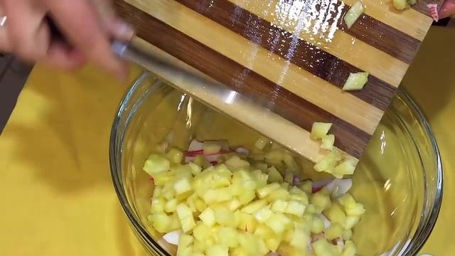 Легкий Салат из крабовых палочек с ананасом, к Новому году | вкусный рецепт 03.05.2023 смотреть онлайн