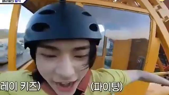 Hyunjin Doing The Bungee Jumping - Kingdom Week Ep5