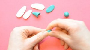 Лепка из пластилина. Как слепить весенний цветок. Нежный подснежник за несколько минут. Clay flower