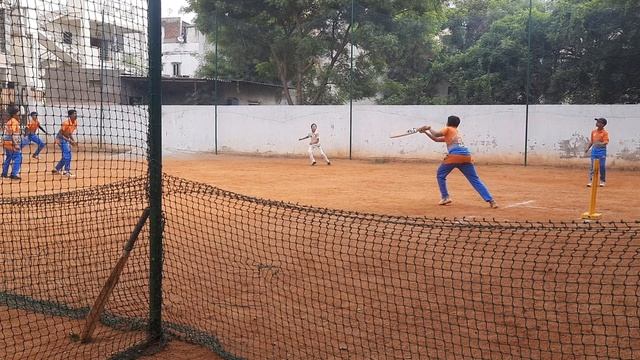 Run Out #cricket смотреть онлайн