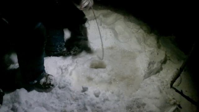 Зимняя рыбалка на налима в Сибири смотреть онлайн