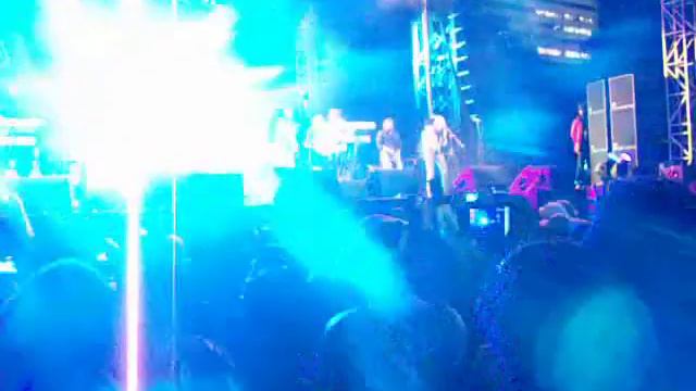 Three Little Birds смотреть онлайн