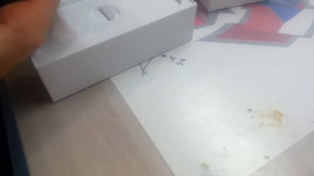Мой брат открывает свой новый айфон смотреть онлайн