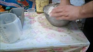 Рецепты для холостяков. Бездрожжевой хлеб.mp4