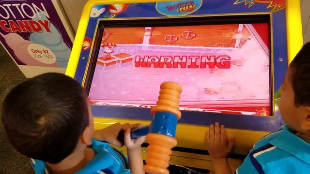 Chuch E Chese Indoor Game Hammer Fun смотреть онлайн