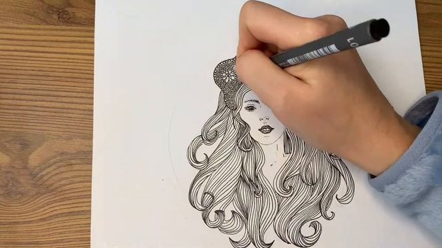 Сказочная снежная красавица. Черно-белая иллюстрация. Рисунок черной ручкой. Black pen drawing. смотреть онлайн