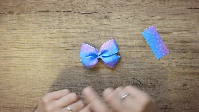 МК1 Самый простой бантик из репсовых лент 2,5 см / DIY Simplest bow from rep ribbons 2.5 cm смотреть онлайн