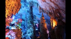 Необычное в природе - сталактиты и сталагмиты -  красота пещер.