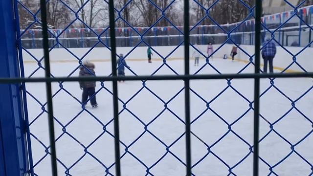 Каток в парке Новые Черёмушки по Шверника в Москве смотреть онлайн
