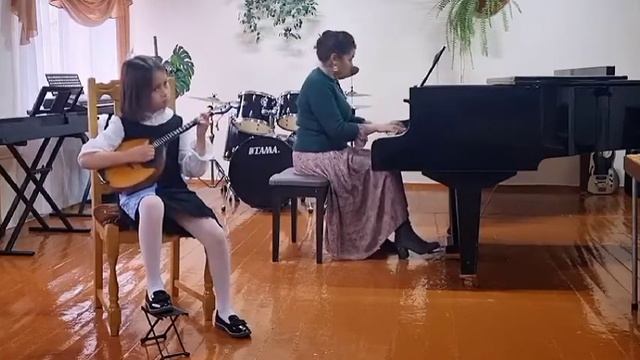 Мазанченко Алиса, 9 лет, домра смотреть онлайн