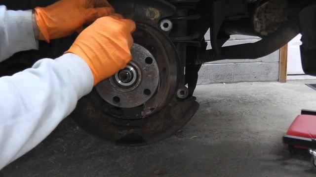 Why Are Wheel Bearings so Hard to Remove!! Subaru Rear Wheel Bearing Hub Replacement At Home! смотреть онлайн