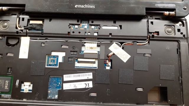 eMachines E525 - Меняем на двух ядерный процессор смотреть онлайн