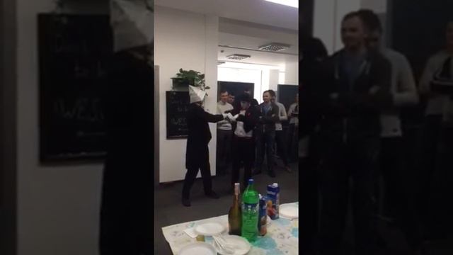 Номер на 8 марта, о подвигах мужчины смотреть онлайн