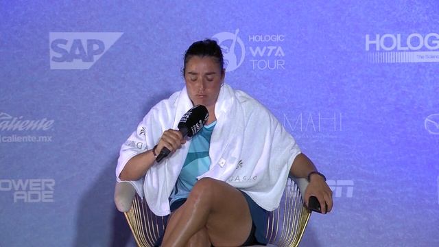 US Open champ Coco Gauff 'happy to finally get a win here' after maiden WTA Finals victory in Cancu смотреть онлайн