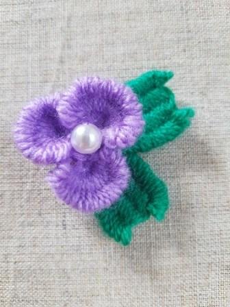 Крючок и спицы не нужны. Посмотрите, как просто сделать цветок на вилке. смотреть онлайн