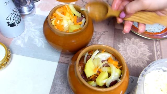 СВИНИНА С КАРТОШКОЙ И КВАШЕНОЙ КАПУСТОЙ В ГОРШОЧКАХ К НОВОГОДНЕКМУ СТОЛУ. смотреть онлайн
