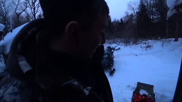 Рыбалка в тайге с ночевкой. Нашли косяк рыбы. А на что ловить. Подводная съемка. смотреть онлайн