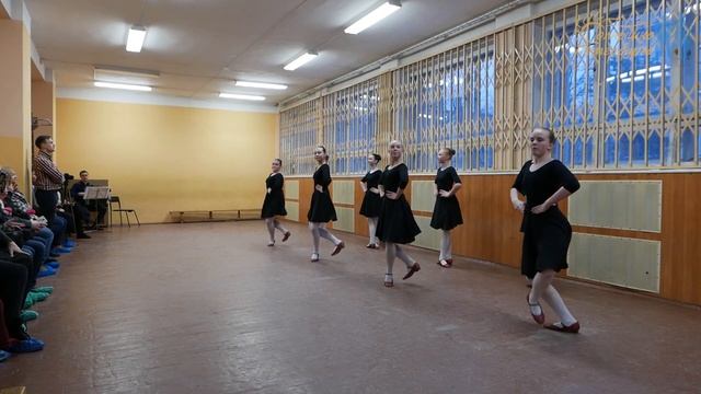 Открытый урок по народному танцу Средний состав группа "Девочки 2" смотреть онлайн