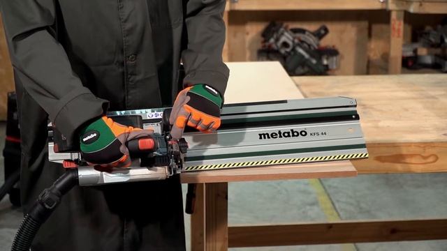 SET KS 18 LTX 66 BL (691194000) CORDLESS CIRCULAR SAW WITH CROSS CUTTING RAIL KFS 44 -Metabo Demo