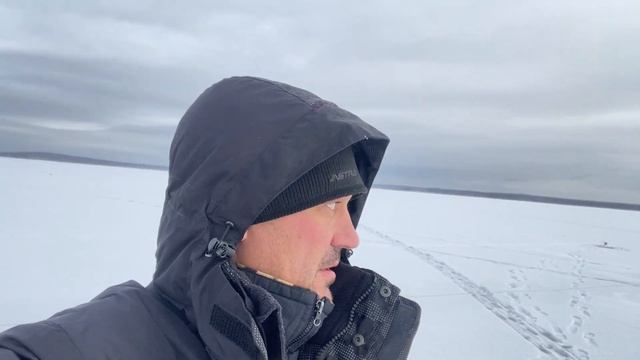 Первый лёд,первые загары флажков .Новый сезон 2022-2023 года по зимней рыбалке открыт . смотреть онлайн