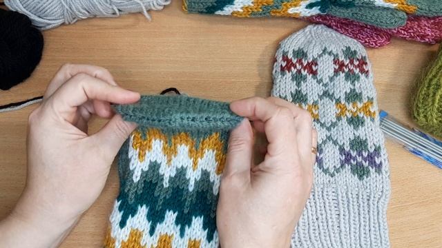 Вязаные варежки спицами // Продолжение коллекции // Новые процессы