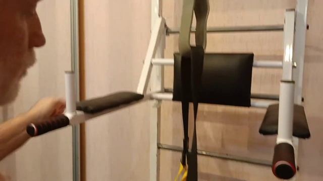 Подтягивание на турнике и отжимание на брусьях с помощью резиновой петли -ленты/эспандера и строп смотреть онлайн